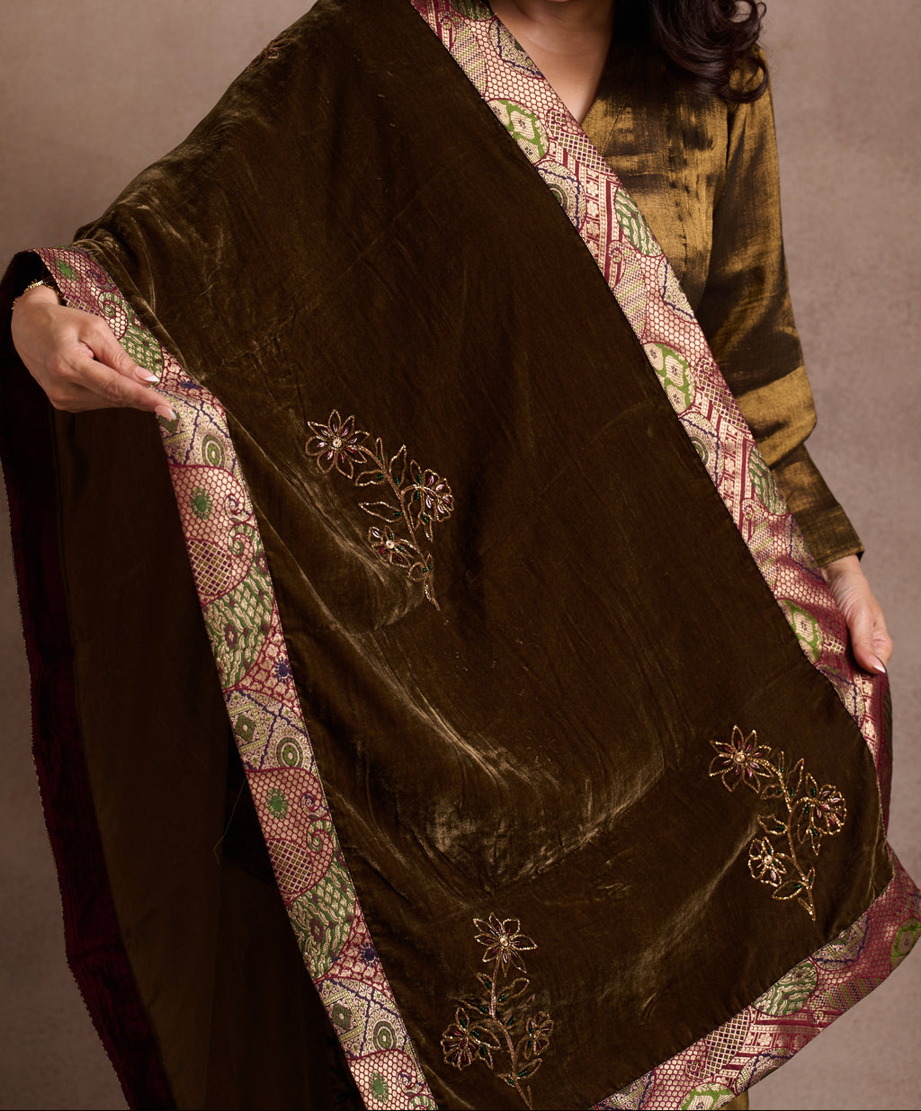 Antique Gold Velvet Stole